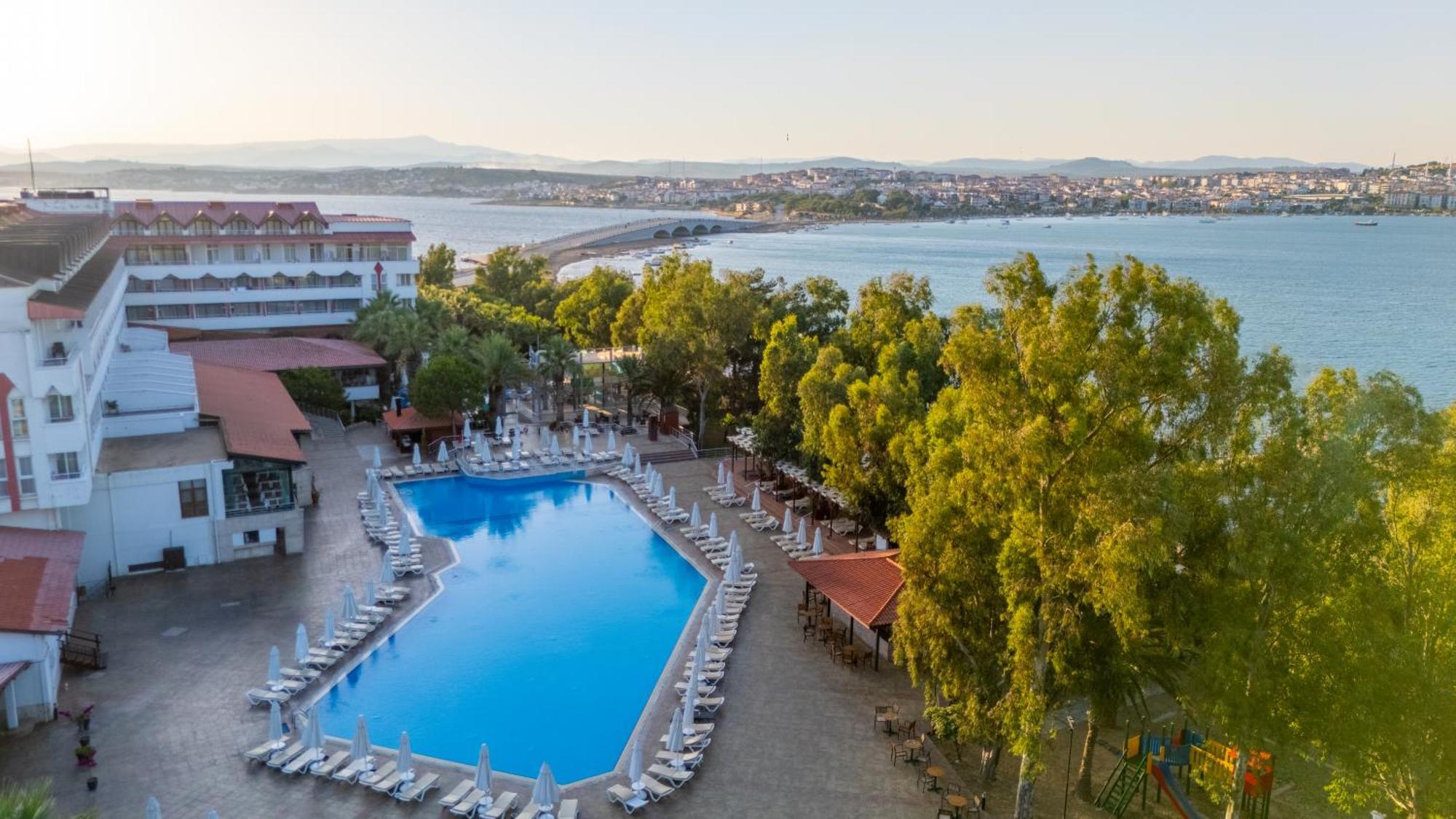 Halic Park Hotel Айвалык Экстерьер фото