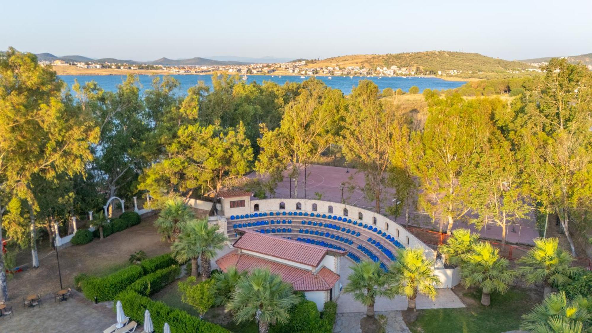 Halic Park Hotel Айвалык Экстерьер фото