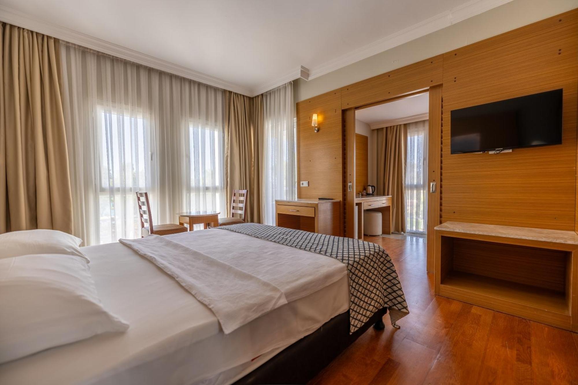 Halic Park Hotel Айвалык Экстерьер фото