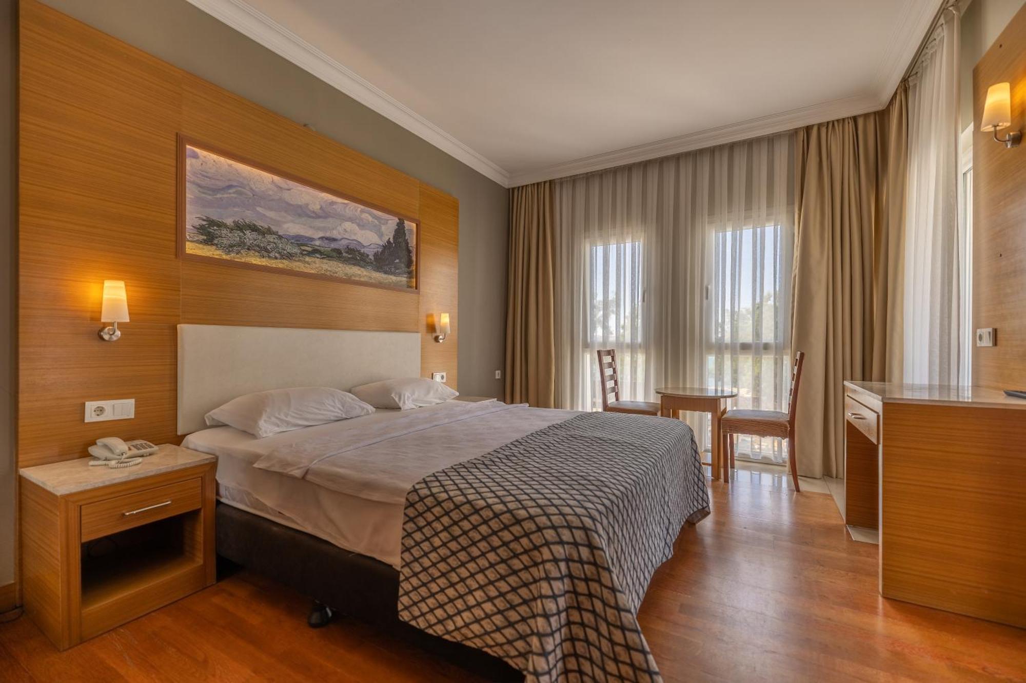 Halic Park Hotel Айвалык Экстерьер фото