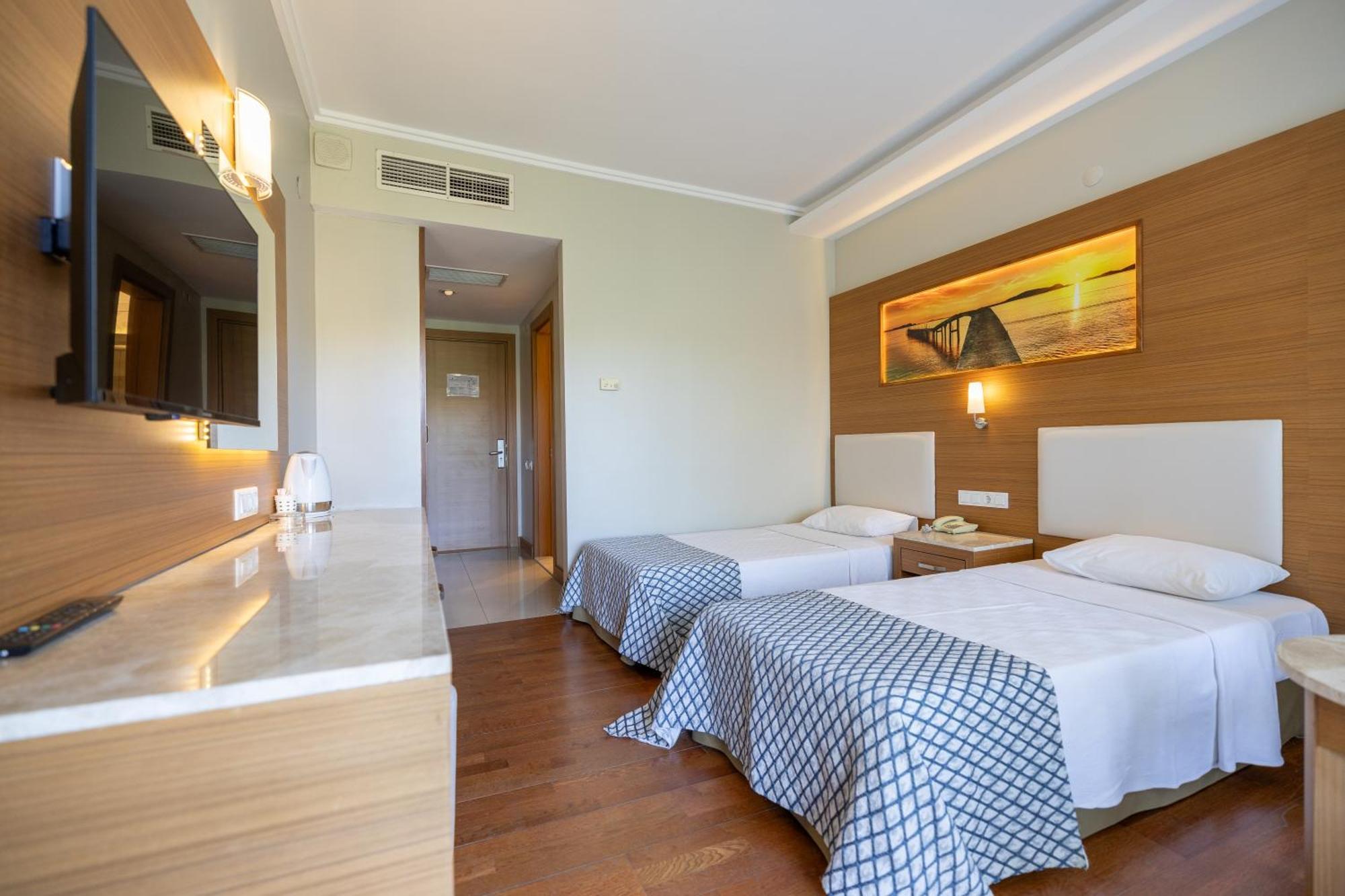 Halic Park Hotel Айвалык Экстерьер фото