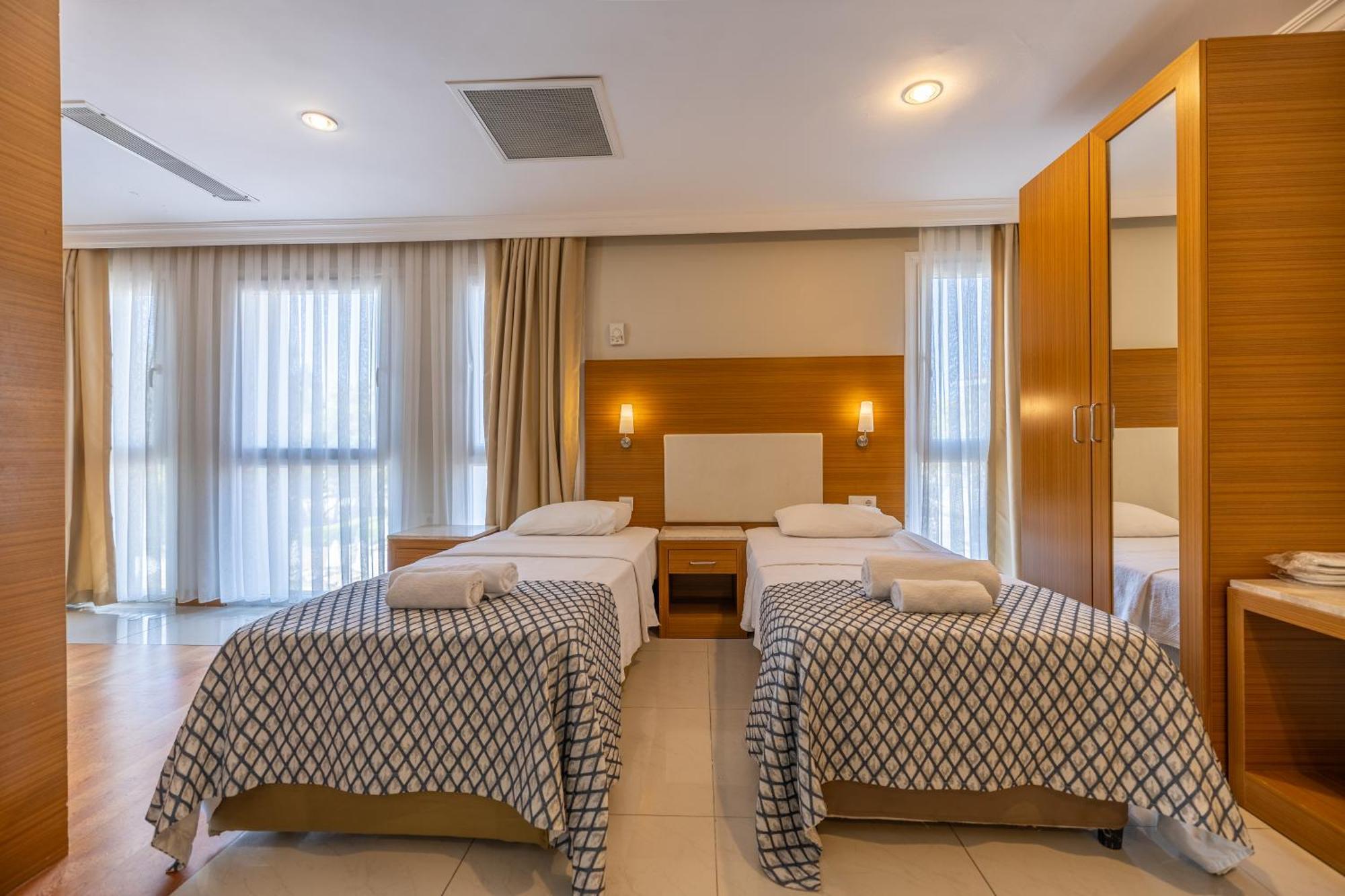 Halic Park Hotel Айвалык Экстерьер фото